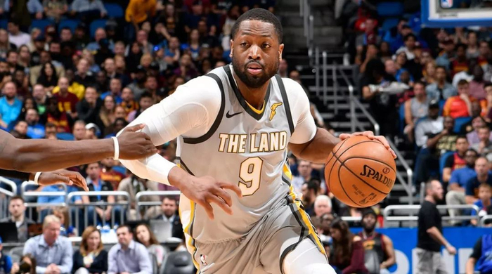 够在中后场